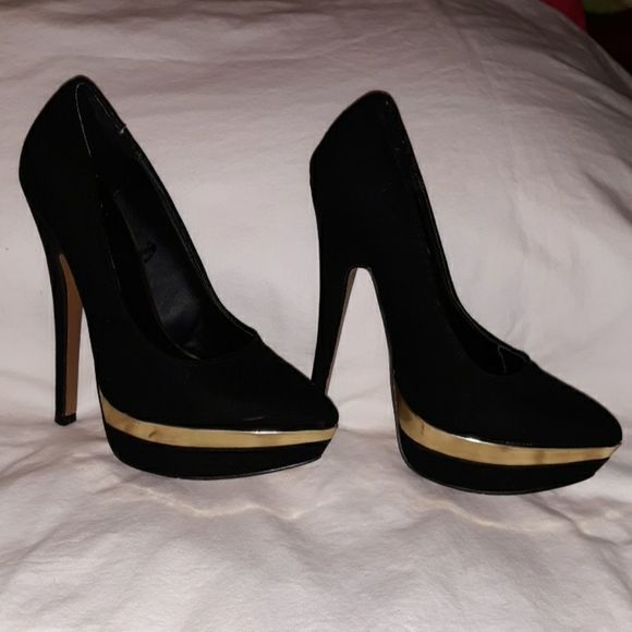 Forever 21 Black Platform Pumps w Gold Accent 6 - Picture 1 of 7